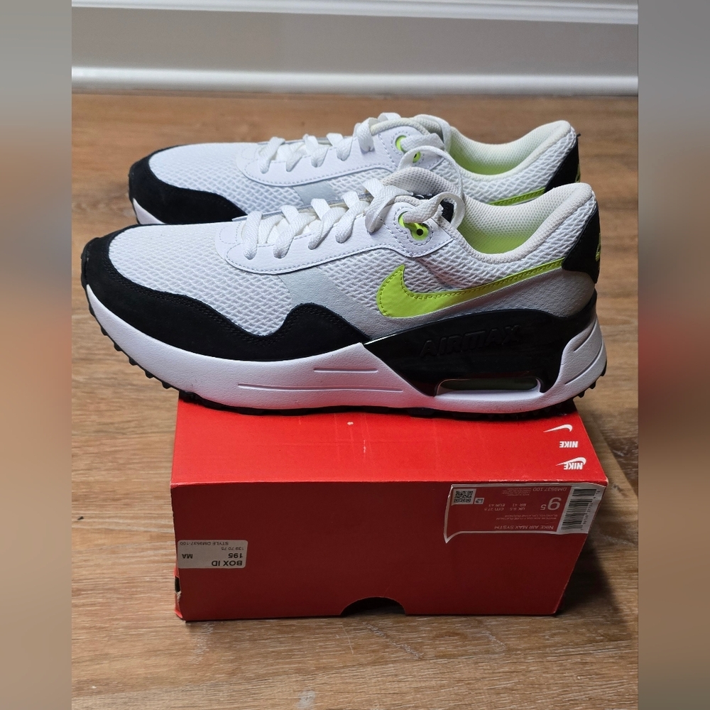 Nike Air Max Sneakers SYSTM Men's Shoes Black White Size 9.5 Brand New In Box